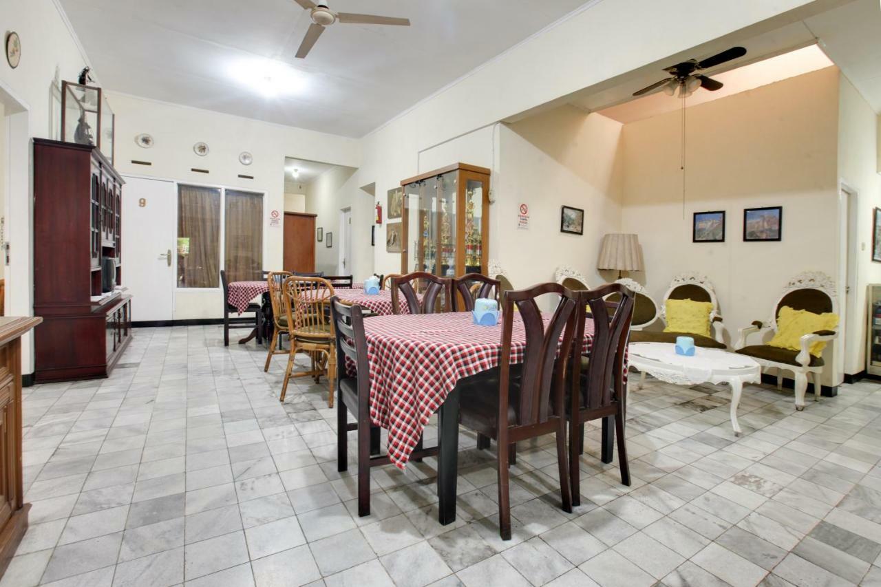 Lite Rooms Bogor Guest House Esterno foto